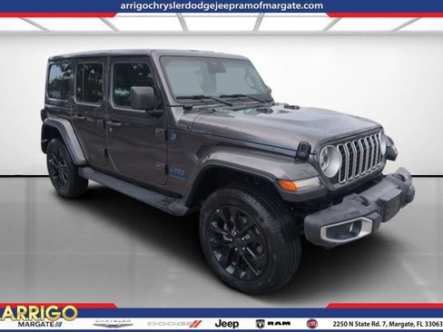 Used 2025 Jeep Wrangler Unlimited Sahara w/ Safety Group AWD/4WD image 1