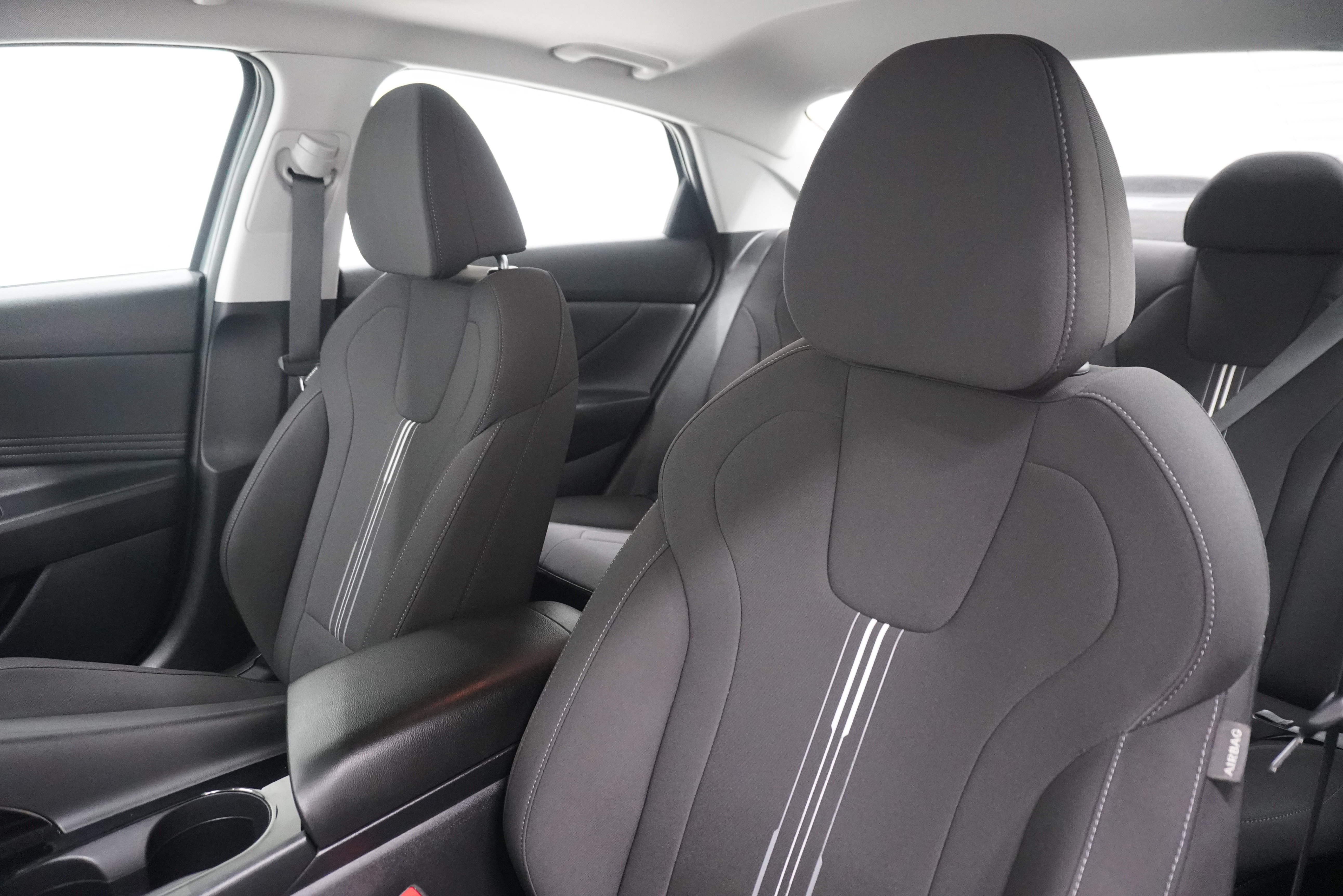 Used 2022 Hyundai Elantra SEL w/ Convenience + Premium Package FWD image 10