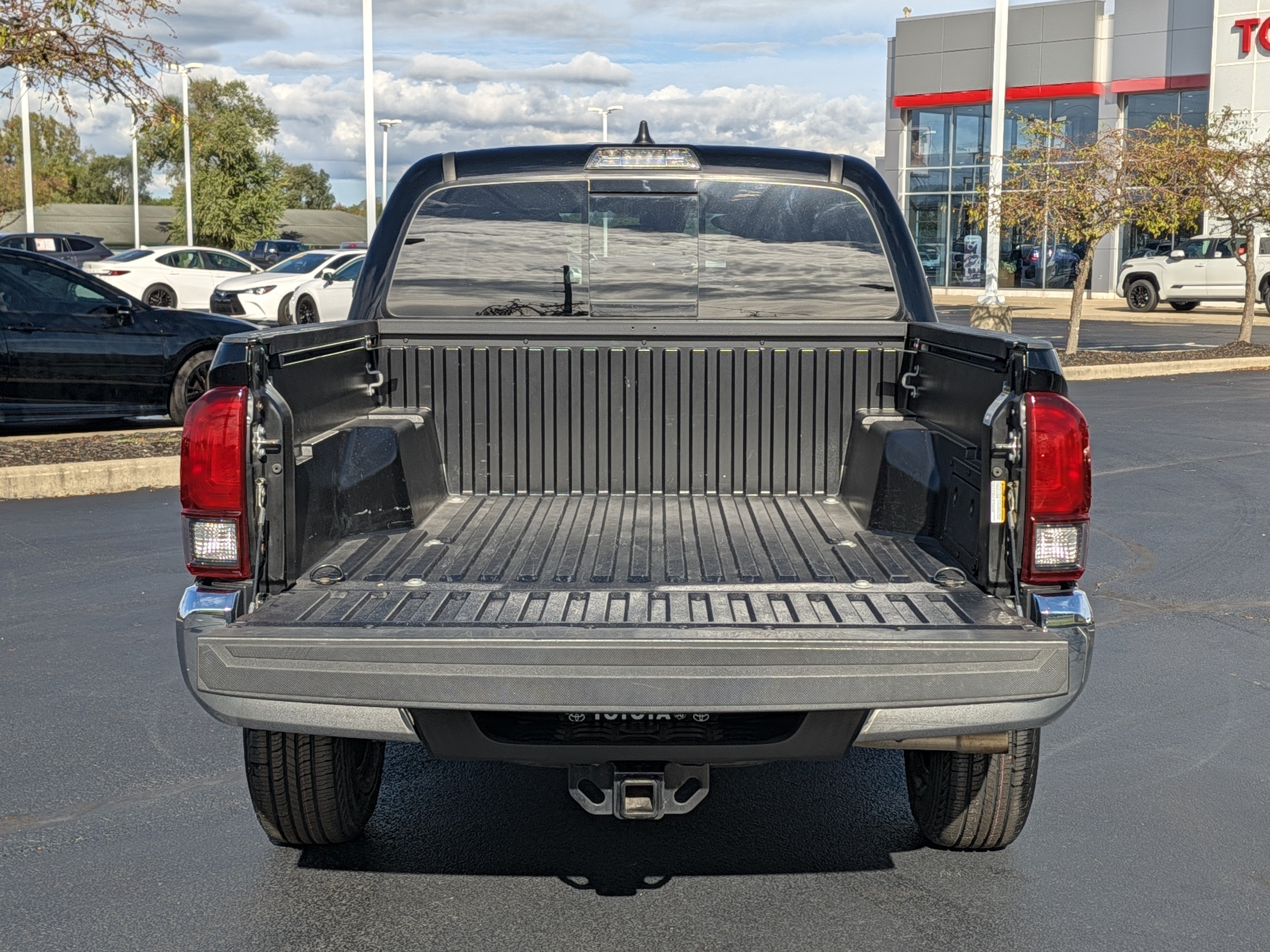 Certified 2023 Toyota Tacoma SR5 AWD/4WD image 8