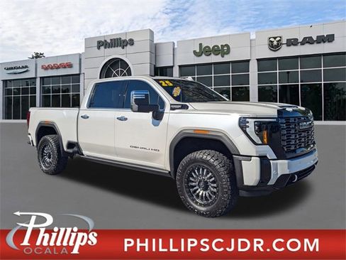 Used 2025 GMC Sierra 2500 Denali Ultimate image 1