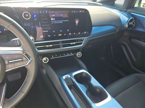 Used 2024 Chevrolet Equinox EV LT FWD image 12