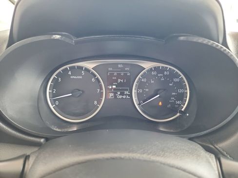 Used 2022 Nissan Versa S FWD image 23
