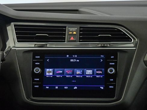 Used 2020 Volkswagen Tiguan SE FWD image 13