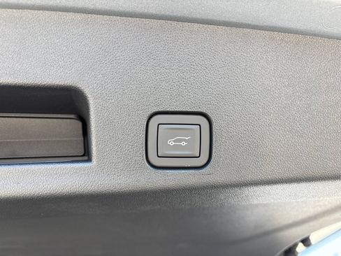 New 2026 GMC Acadia Elevation w/ Elevation Premium Package FWD image 19