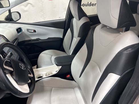 Used 2018 Toyota Prius Prime Premium image 21