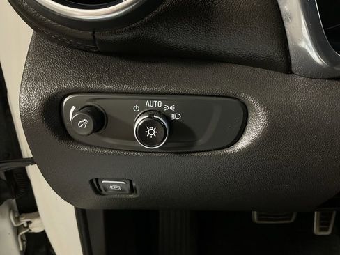 Used 2019 Chevrolet Blazer LT image 26