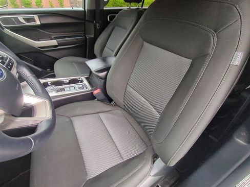 Used 2023 Ford Explorer XLT AWD/4WD image 27