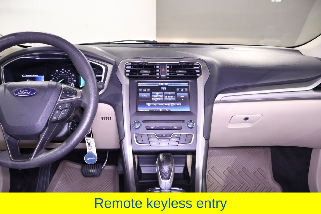 Used 2016 Ford Fusion SE FWD image 25