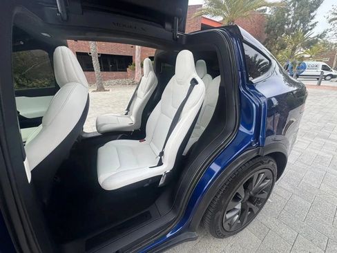 Used 2022 Tesla Model X AWD/4WD image 10
