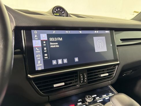 Used 2019 Porsche Cayenne E-Hybrid AWD/4WD image 24