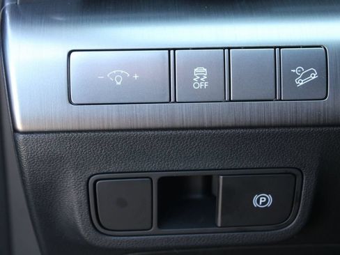 Used 2025 Hyundai Kona SEL FWD image 21