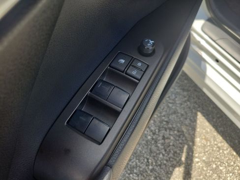 Used 2023 Toyota Camry SE FWD image 14