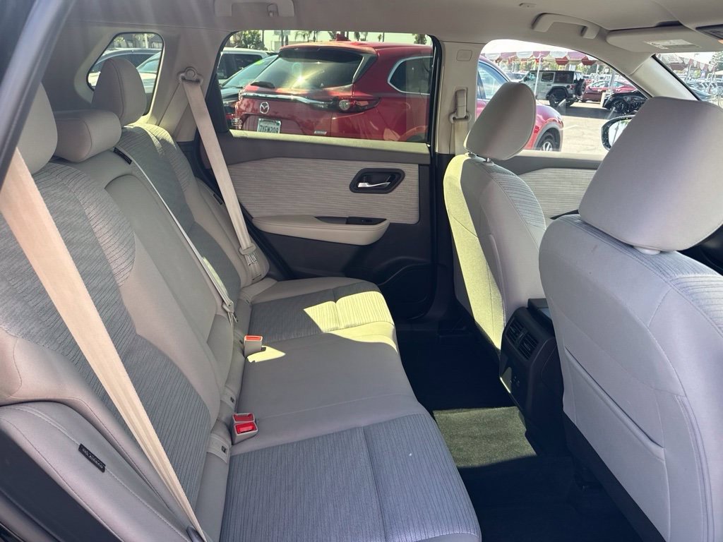 Used 2023 Nissan Rogue SV FWD image 11