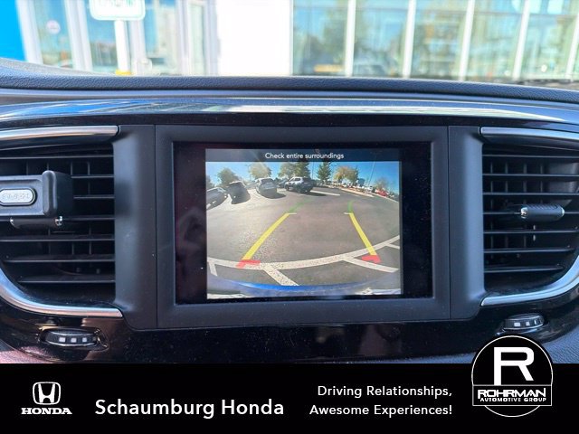 Used 2020 Chrysler Pacifica Touring FWD image 11