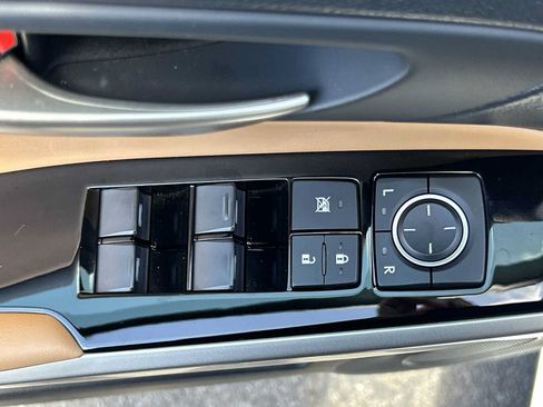 Used 2018 Lexus IS 300 RWD image 15