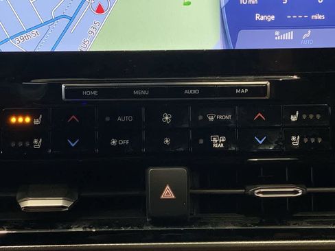 Used 2020 Toyota Highlander Platinum AWD/4WD image 22