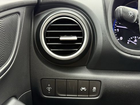 Used 2019 Hyundai Kona SE image 11