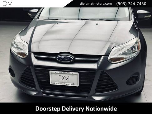 Used 2014 Ford Focus SE w/ SE Winter Package FWD image 14