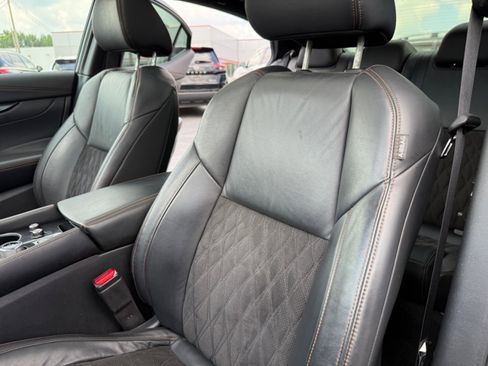 Used 2020 Nissan Maxima SR w/ Sport Mat Group image 15