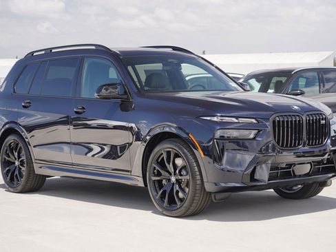 New 2027 BMW X7 M60i w/ Climate Comfort Package AWD/4WD image 3