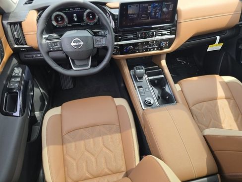 New 2026 Nissan Pathfinder Platinum AWD/4WD image 16