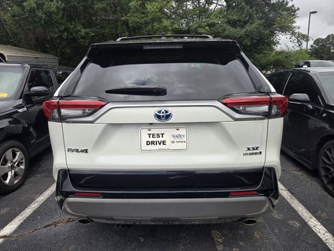 Used 2022 Toyota RAV4 XSE AWD/4WD image 4