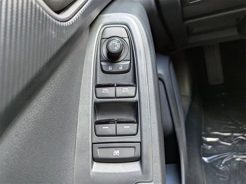 Certified 2025 Subaru Crosstrek 2.0i Premium image 24