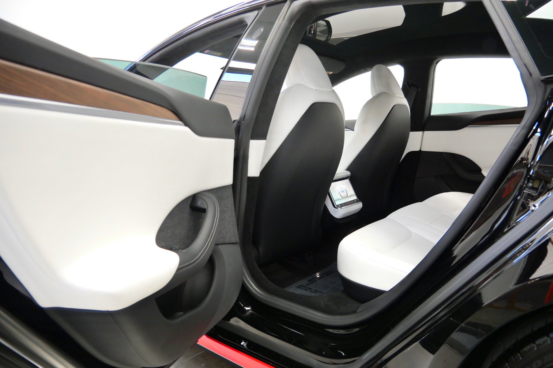 Used 2023 Tesla Model S AWD/4WD image 26