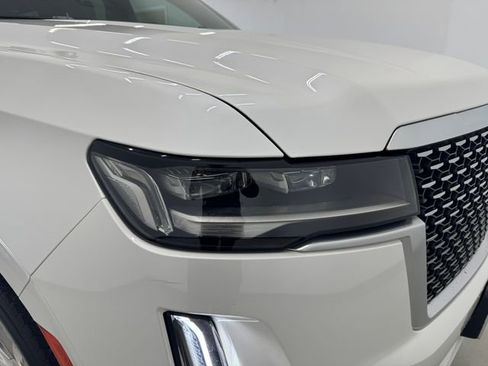 Used 2022 Cadillac Escalade Premium Luxury image 31