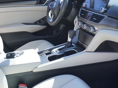 Used 2018 Honda Accord LX image 13
