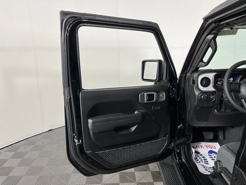 Used 2026 Jeep Wrangler Unlimited Sport AWD/4WD image 15