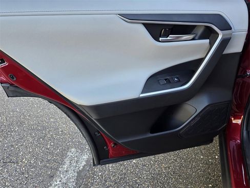 Used 2023 Toyota RAV4 Limited image 40