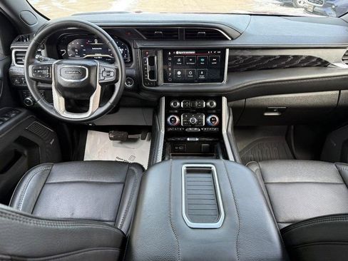 Used 2023 GMC Yukon XL Denali AWD/4WD image 14