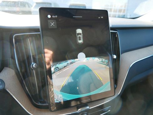 New 2026 Volvo XC60 B5 Core w/ Climate Package image 10