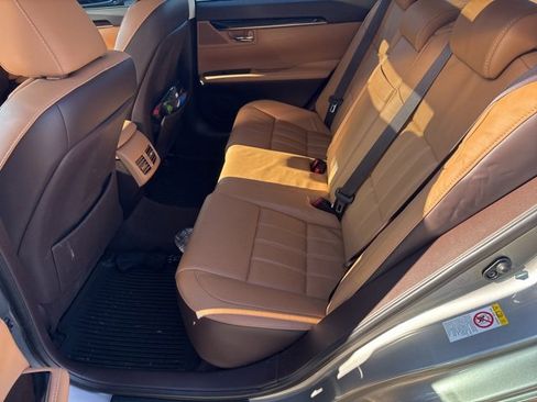 Used 2016 Lexus ES 350 image 9