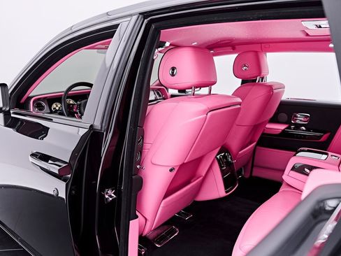 Used 2024 Rolls-Royce Phantom Sedan w/ The Phantom Package RWD image 37