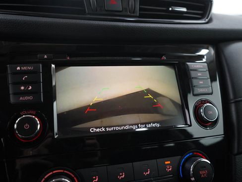 Used 2020 Nissan Rogue S AWD/4WD image 26
