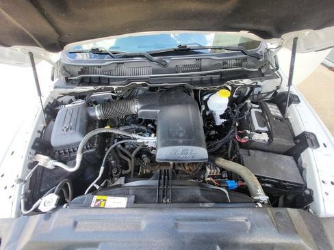 Used 2024 RAM 1500 Classic SLT AWD/4WD image 9