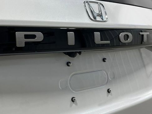 New 2026 Honda Pilot Touring image 7