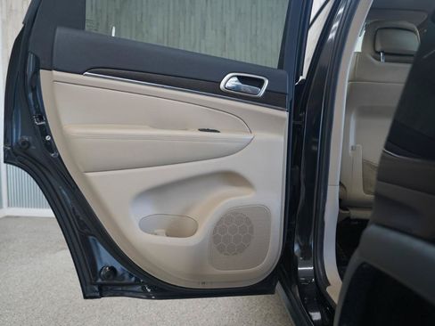 Used 2014 Jeep Grand Cherokee Limited AWD/4WD image 34