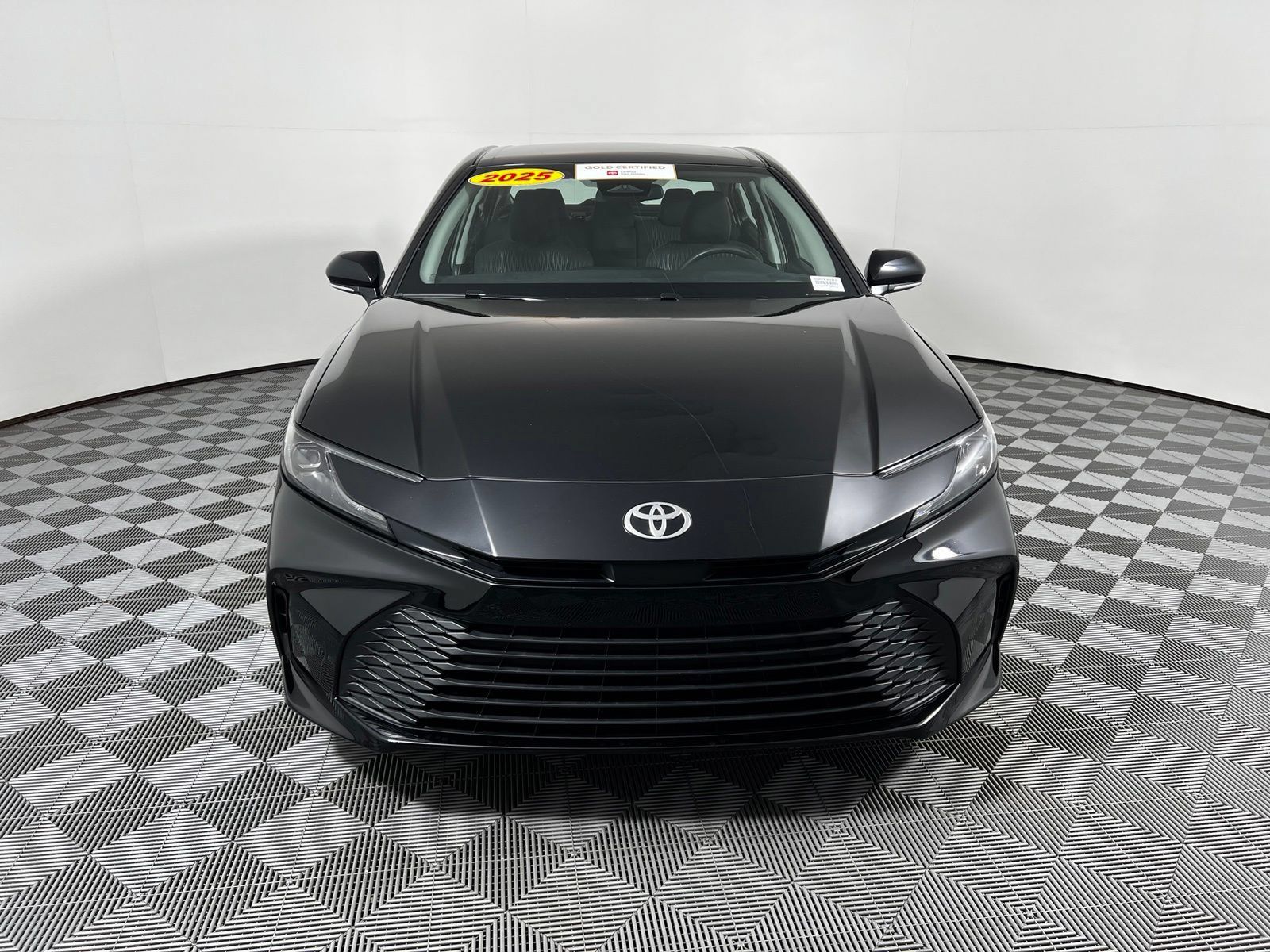 Certified 2025 Toyota Camry LE FWD image 2