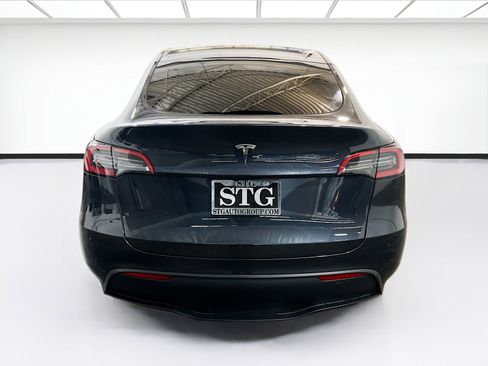 Used 2024 Tesla Model Y Long Range RWD image 5