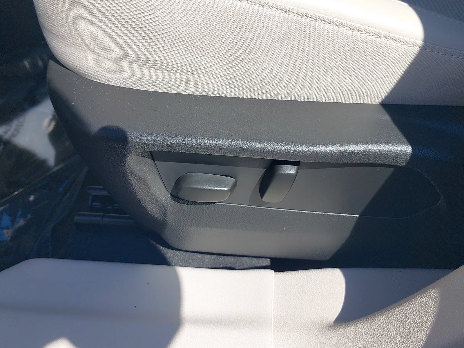 Used 2023 Buick Envision Preferred AWD/4WD image 29