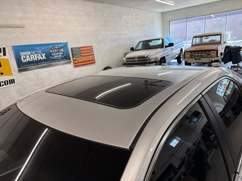 Used 2012 Toyota Camry SE w/ Leather Pkg FWD image 95