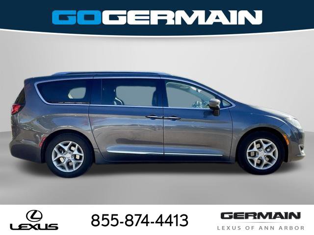 Used 2018 Chrysler Pacifica Touring-L Plus w/ Tire & Wheel Group FWD image 9
