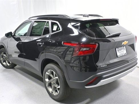 New 2026 Chevrolet Trax LT w/ Driver Confidence Package image 5