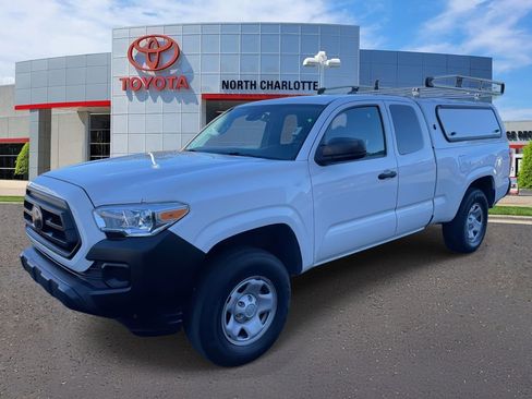 Used 2022 Toyota Tacoma SR image 6