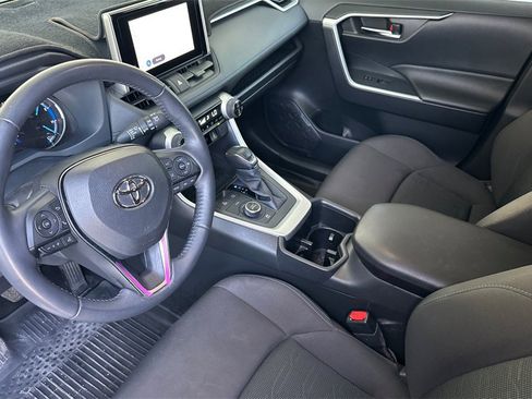 Used 2024 Toyota RAV4 SE image 12