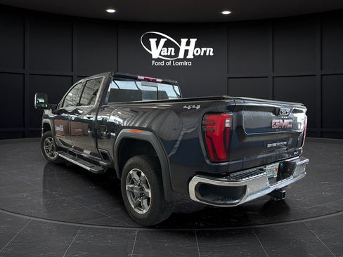Used 2025 GMC Sierra 2500 SLT w/ SLT Convenience Package AWD/4WD image 5