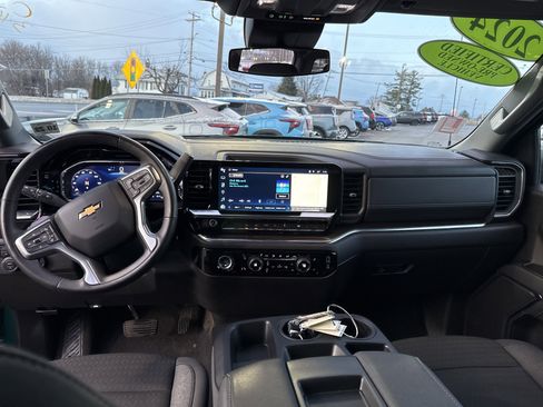 Used 2024 Chevrolet Silverado 1500 LT image 25